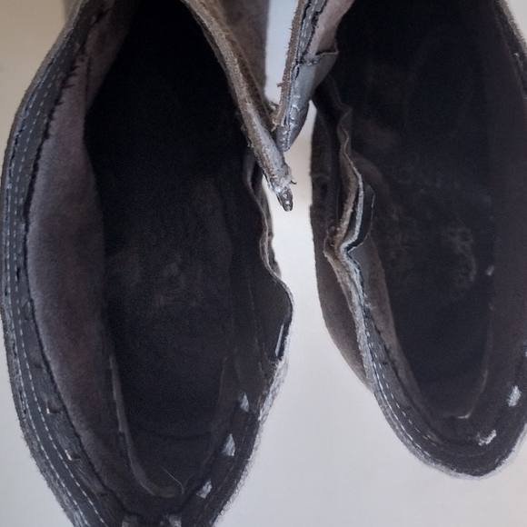 Vince Camuto size 7.5 - Picture 10 of 13